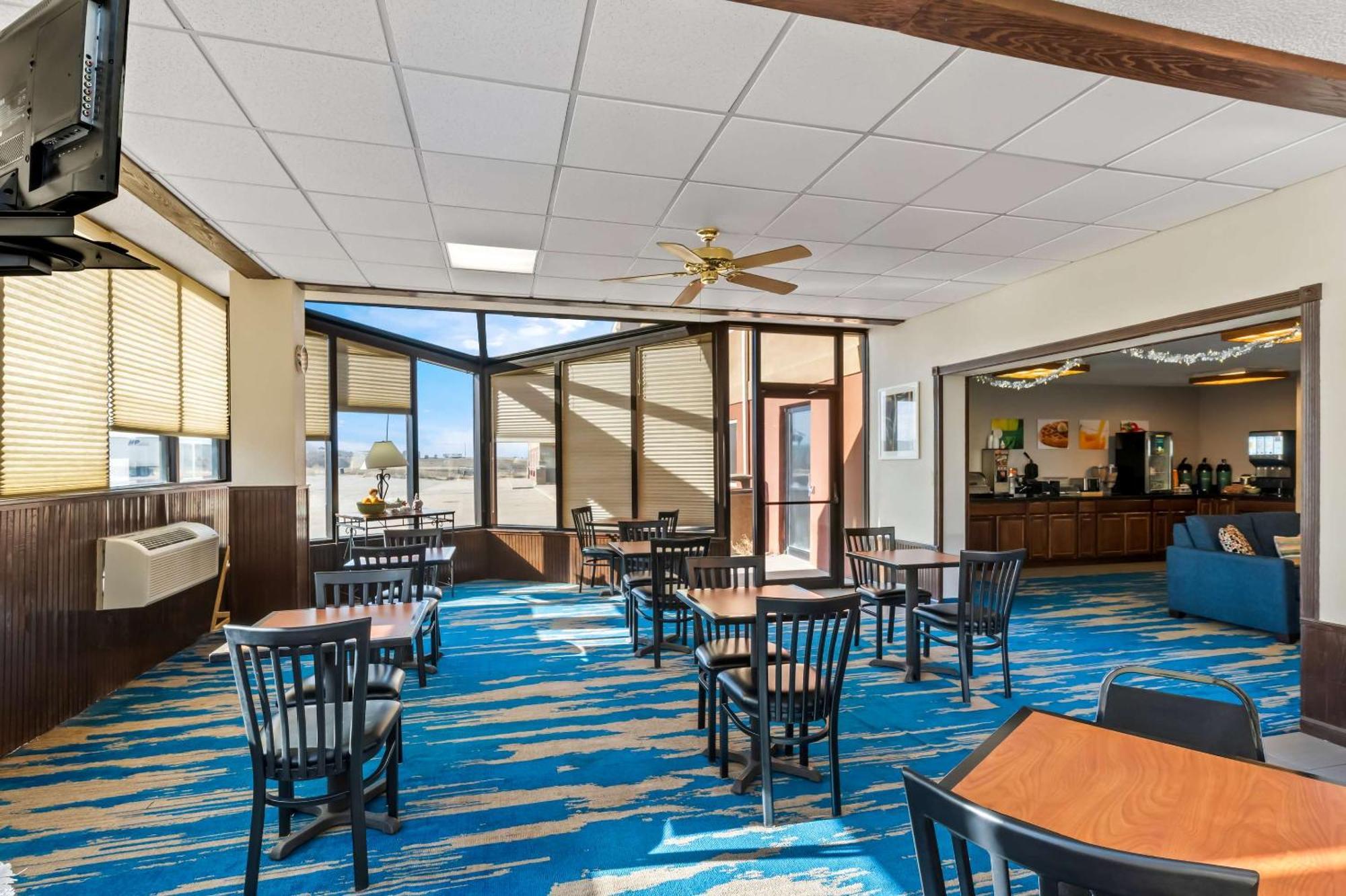 Quality Inn Sidney I-80 Exterior photo