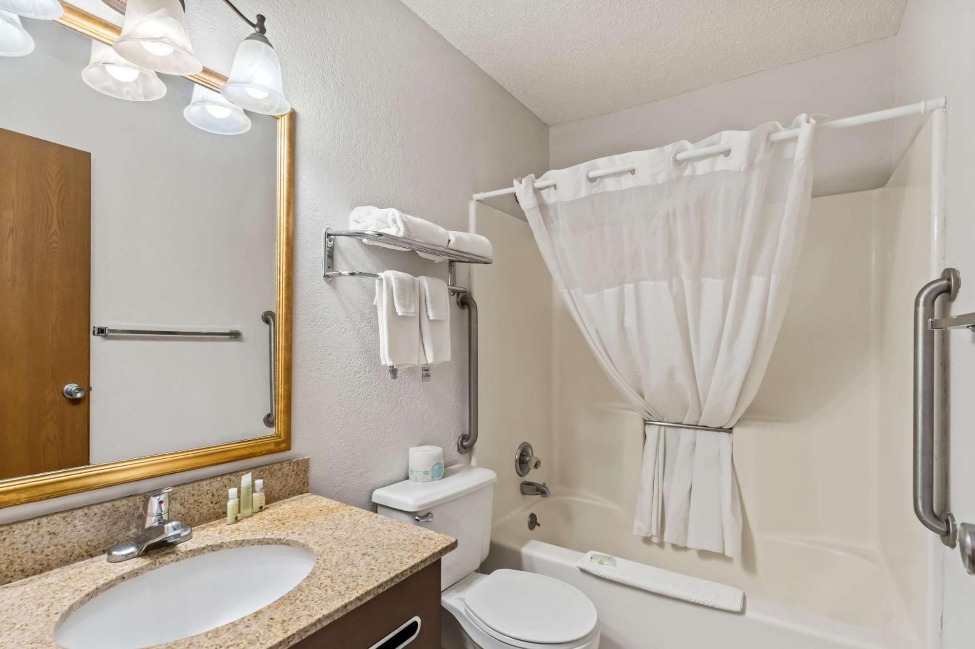Quality Inn Sidney I-80 Exterior photo