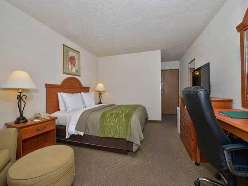 Quality Inn Sidney I-80 Exterior photo